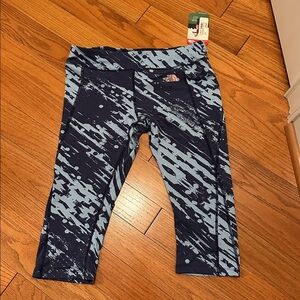 NWT’s The North Face Blue Patterned Training Capri Pants Size Large